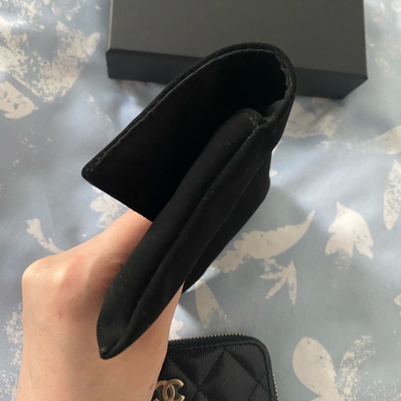 NEW Chanel Zipped Coin Purse - Picture 13 of 15